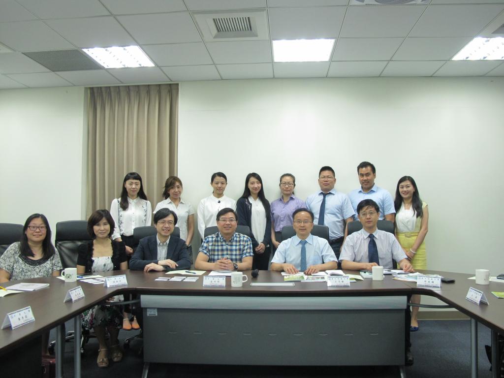 中原大学学习交流现场合影